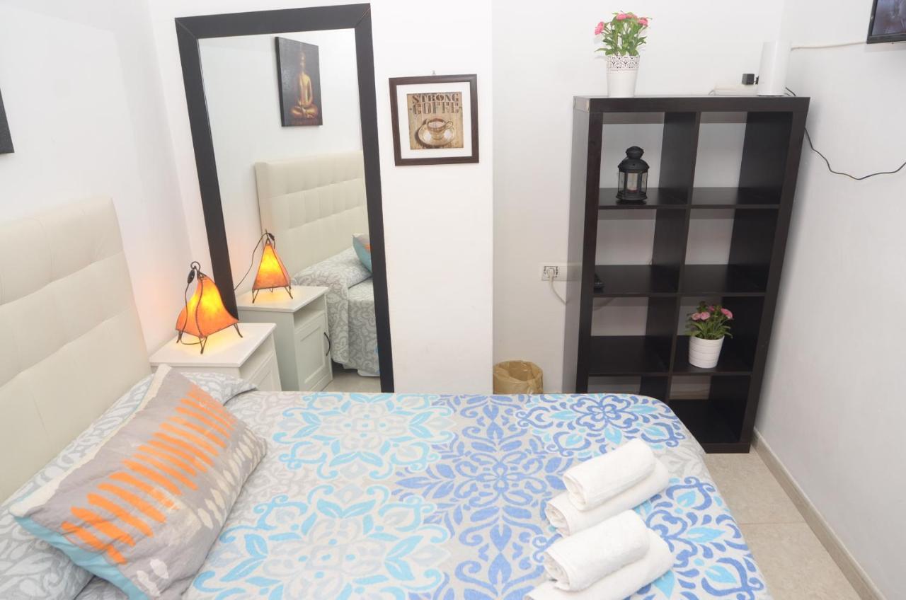Habitacion Malaga Centro Exterior foto